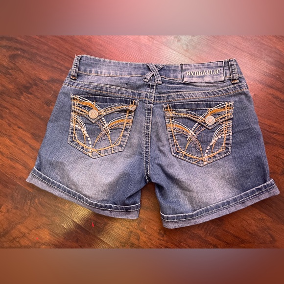 Hydraulic gene shorts - Picture 2 of 2